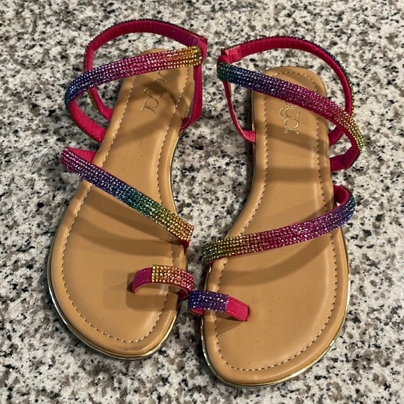 Sandals - Picture 2 of 3
